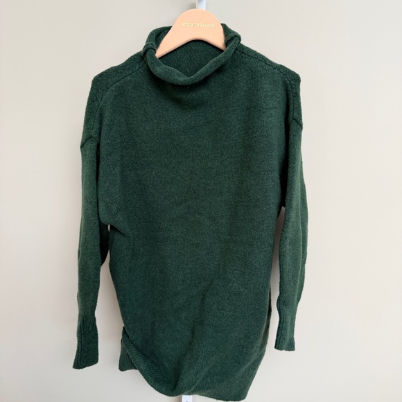 peach Sweaters - Peach Cozy Green Turtleneck Sweater made in Korea size S oversized